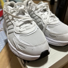 adidasスニーカー26センチの画像