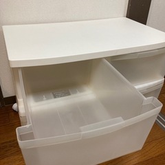 キャスター付き　引き出し　チェストの画像
