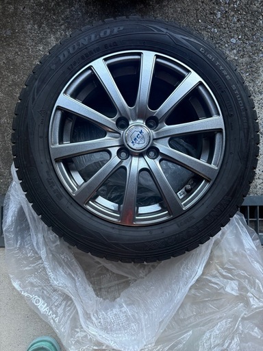 スタッドレスタイヤ　ダンロップ　175/65R15