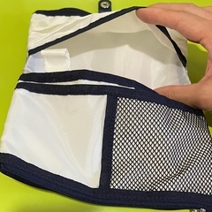 新品未使用】花柄コンパクトジップ マタニティ 旅行 病院カード入ガジェットポーチの画像