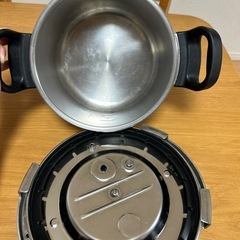 T-fal 圧力鍋　4Lの画像