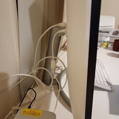 中古★LG モニター31.5インチ ４K シルバーの画像