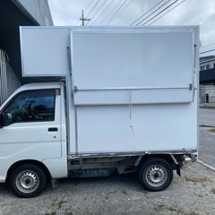 キッチンカーの画像