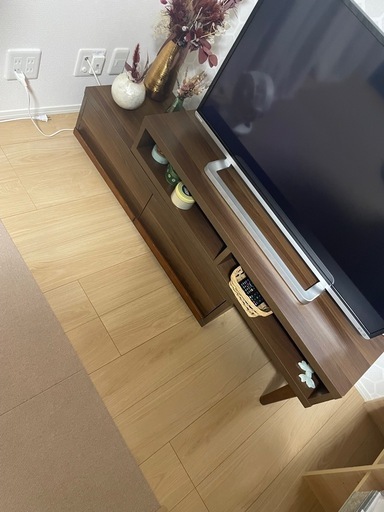テレビ、テレビ台、アルミラック　3点引渡し7/29-30