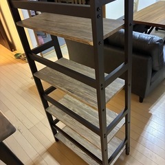 ４段ラックの画像