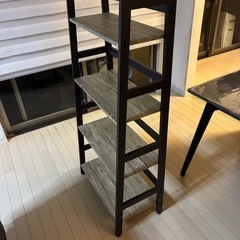 ４段ラックの画像