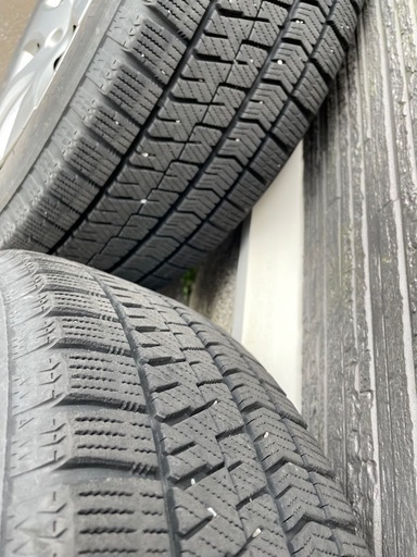 スタッドレス　ブリヂストンBRIDGESTONE BRIZZAK VRX2 205/60/16