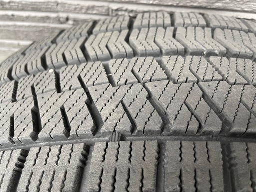スタッドレス　ブリヂストンBRIDGESTONE BRIZZAK VRX2 205/60/16