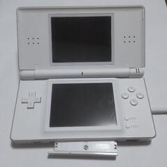 任天堂　DS　lite　本体　充電コード付きの画像