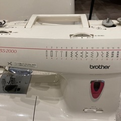ブラザーbrother🔴ミシン🔴ケース付きの画像
