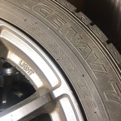c25セレナ　タイヤホイールの画像