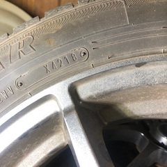 c25セレナ　タイヤホイールの画像