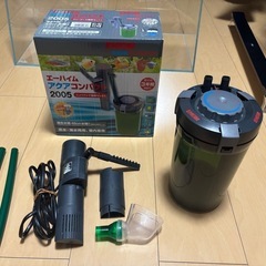 水槽、フィルター、LEDライトの画像