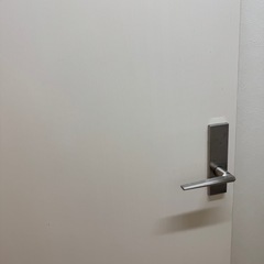 室内ドア／取っ手付き／建具／リフォームやDIYに（ホワイト系）の画像