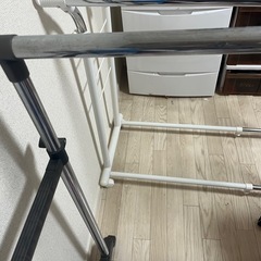 急募 8/3まで！ハンガーラックの画像