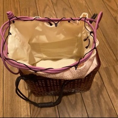 和風カゴバッグ　巾着付きの画像