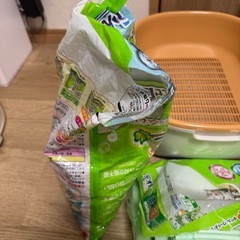 猫用自動給餌器+トイレセットの画像