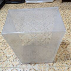 プラスチック収納ケース（２個）の画像