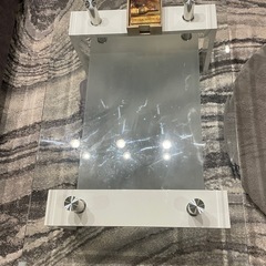 まだ新品同様のコヒーテーブル
の画像