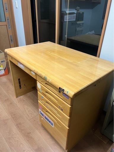 学習机 (しいちゃん) 鶴岡のテーブル《学習机》の中古あげます・譲り