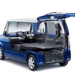 希少☆車中泊仕様☆アウトドア派大注目☆特別仕様車☆25年式！月々1.2万円〜分割払い可❗️ 車検2年付き！【名義変更代込み】大人気☆ホンダ N-BOXカスタム☆ステアリングスイッチ付き☆Bluetoothナビ付き☆走行中DVD見れます☆電動スライドドア♪しかも両側☆ドラレコ付き☆スマートキー☆フルオートエアコン☆純正アルミそのまま乗って帰れます❗️の画像