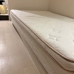 ベッドの画像