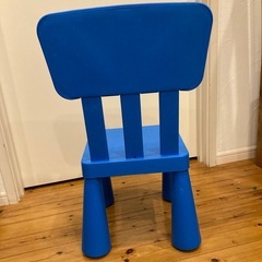 IKEA 子供用　椅子の画像