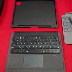 iPadのキーボード付きケースカバー 2点 ジャンク扱いで　※バラ売り可(1点500円）の画像