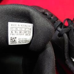 adidas スニーカー 黒 24.0cmの画像