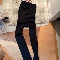 女性レギンス2枚＋暖歩ソックス4足　セットの画像