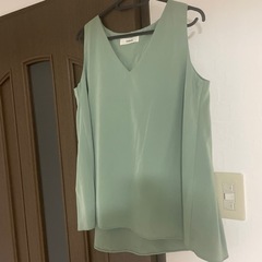 【Andemiu】ノースリーブ　トップスの画像