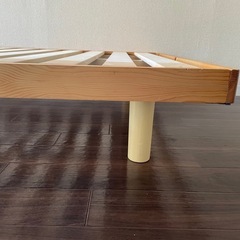 ベッドフレームの画像