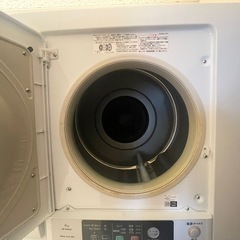 日立　衣類乾燥機本体＋スタンド＋洗濯機本体の画像