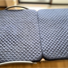 【歪みあり】　シングルベッド　折りたたみ式　ローラー付き　段階調節可能　の画像