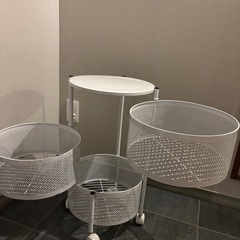 ※お譲りする方が決まりました※キャスター付きラックの画像