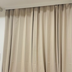 カーテン(予約中)の画像