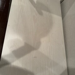 オシャレなホワイトデスクの画像