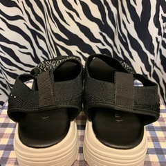 【USED】ラインストーン ビジュー スポーツサンダル Sサイズの画像