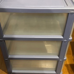 【無料】3段 衣装ケース　キャスター付き（使用感あり）引き取り限定/0円の画像