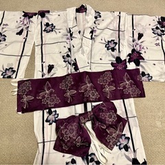 【現在 お取引中】
レディース　紫の百合の浴衣の画像