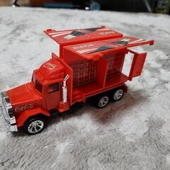 トラックの玩具の画像