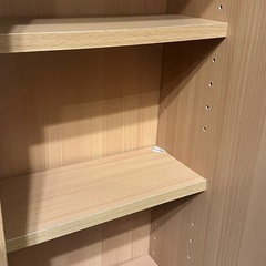 スライド式メープルカラー本棚の画像