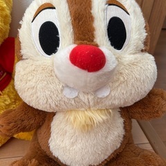 ディズニー特大サイズのプーさんとチップとデールの画像