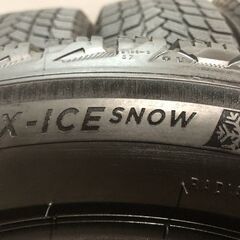 MICHELIN X-ICE SNOW 215/55R17 17インチ スタッドレス 4本 20年製 バリ溝 エスティマ ジューク ヴェゼル オデッセイ等　(KTD479)クレジットカード QRコード決済可能の画像