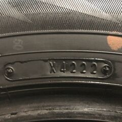 DUNLOP WINTER MAXX WM02 215/60R17 17インチ スタッドレス 4本 22年製 バリ溝 アルファード C-HR エスティマ オデッセイ等　(KTD485)クレジットカード QRコード決済可能の画像