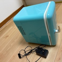 【ジャンク】ミニ保冷温庫(中の機能は使えます)の画像