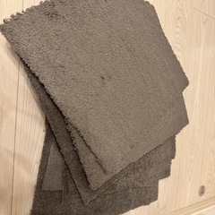 ニトリ　タイルカーペット　40×40 グレーの画像