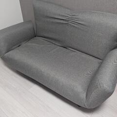 2人掛けソファー（グレー）の画像