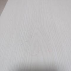 ニトリの折り畳みテーブルの画像