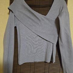ドレスとニット（ほぼ新品のみ）差し上げの画像